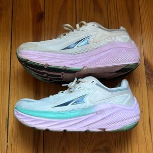 Altra Via Olympus 7.5 running shoes